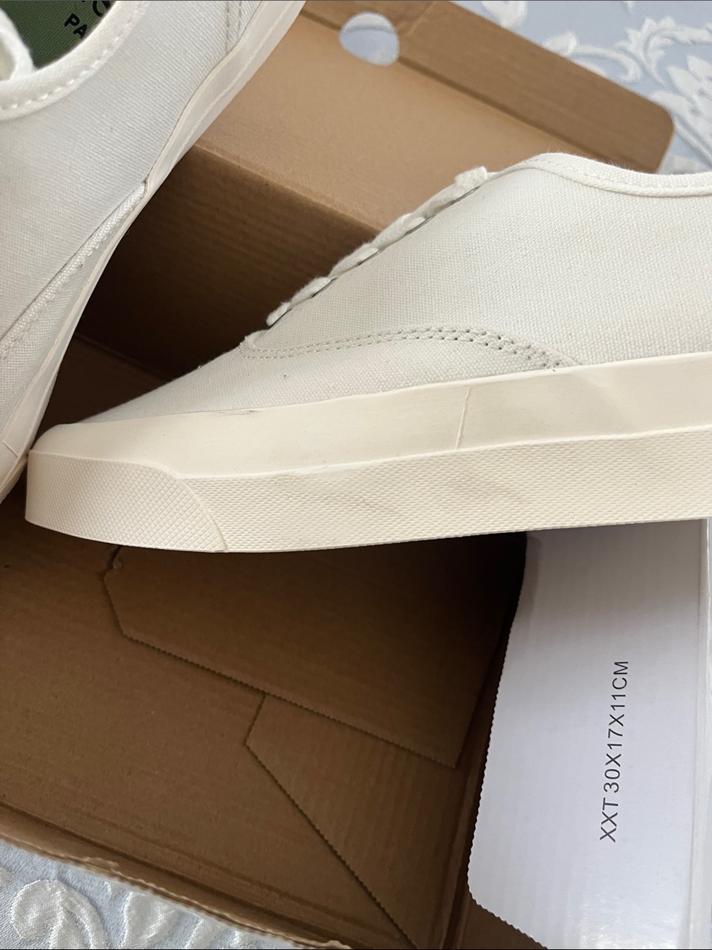 MAISON KITSUNÉ Off-White Canvas Low-Top Sneakers- NEW - Picture 11 of 11